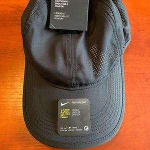 Nike Unisex Nike Aerobill Featherlight Hat NWT
